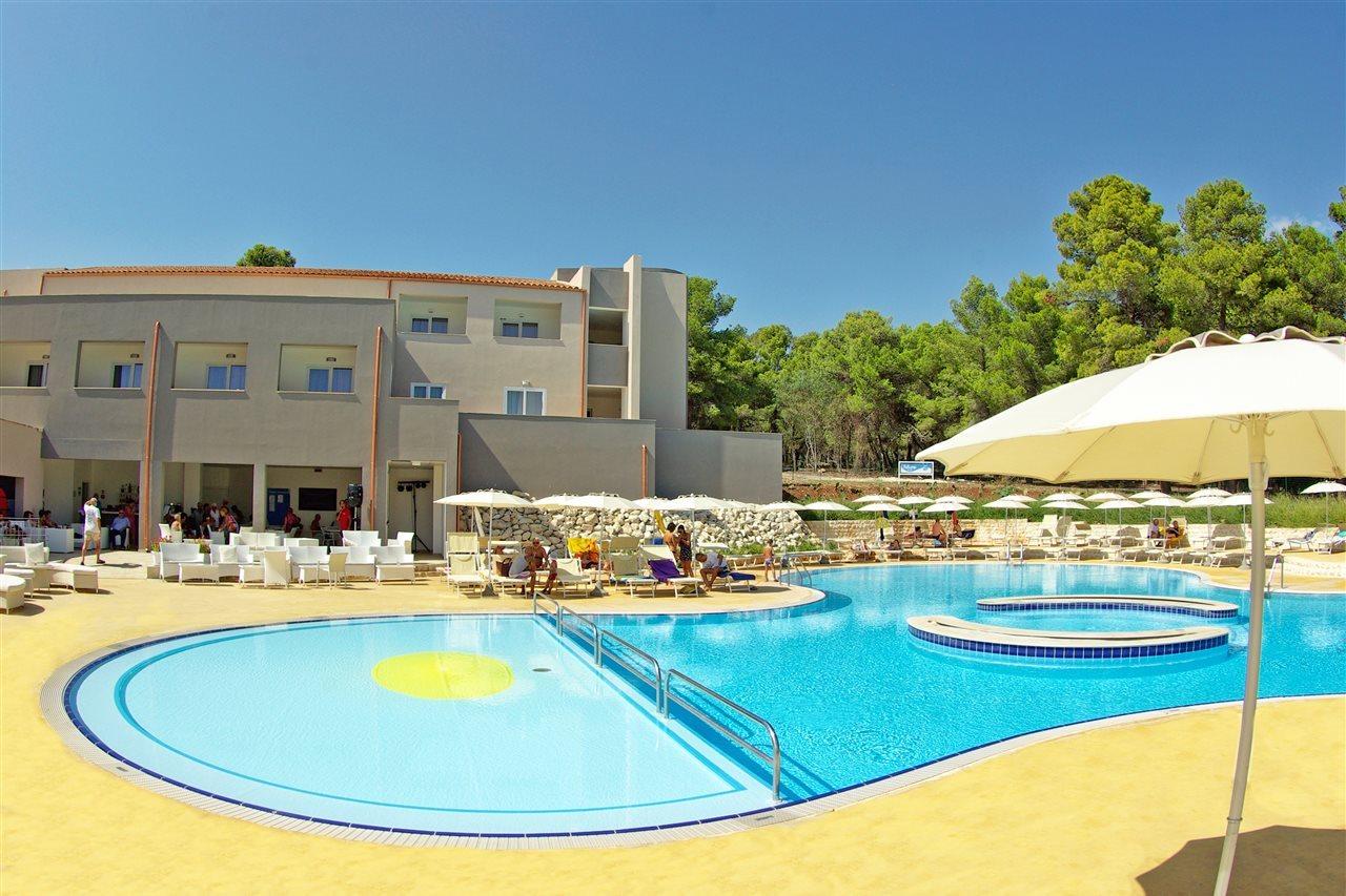 ホテル Futura Club Spiagge Bianche フォンターネ・ビアンケ エクステリア 写真