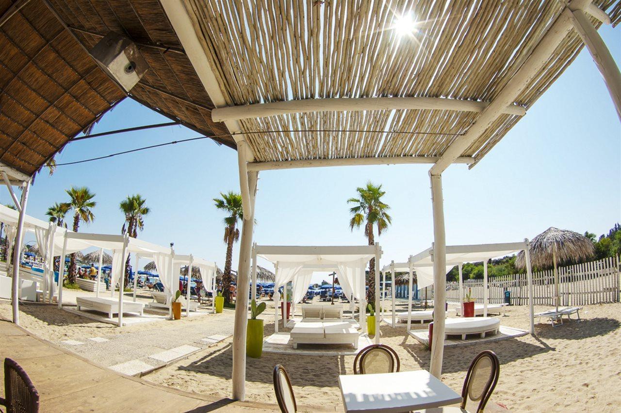 ホテル Futura Club Spiagge Bianche フォンターネ・ビアンケ エクステリア 写真